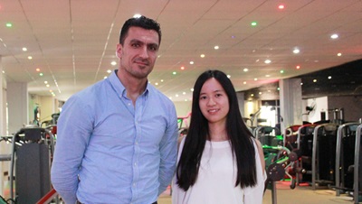 伊拉克客户来中国进口抖奶视频APP免费下载健身器材