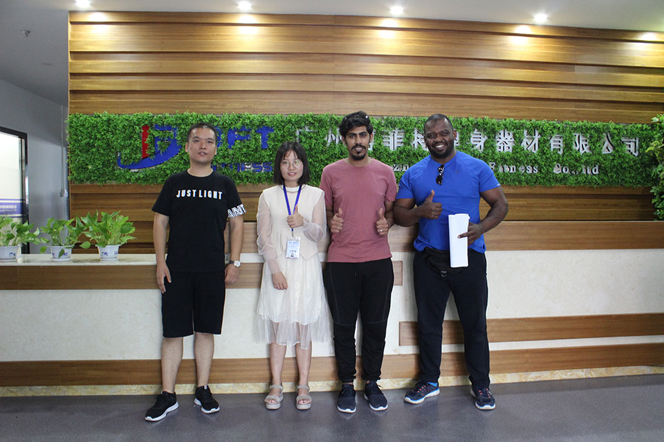 抖奶视频APP免费下载健身房器材